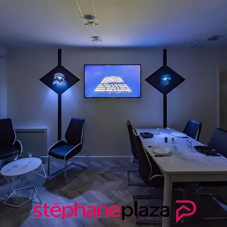 Apartment Plaza Star Wars